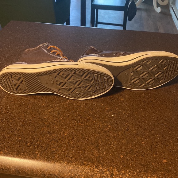 Never worn brown Converse high-tops. Size 6 mens, size 8 women’s. - Picture 3 of 4